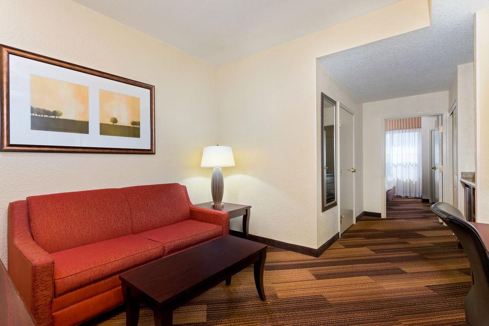 Holiday Inn Express & Suites Lakeland North I-4 By Ihg Экстерьер фото